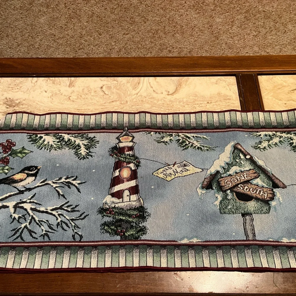 Winter theme table runner - Picture 3 of 3